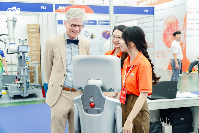 FPT mang đến triển lãm trải nghiệm Akabot thế hệ mới cùng loạt tính năng AI mới.