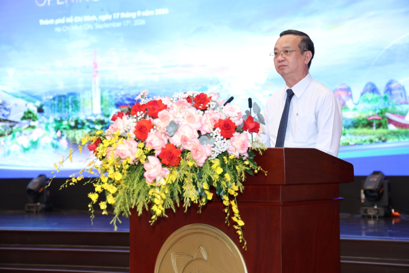 Ông Bùi Minh Thạnh - Thành ủy viên, Phó Chủ tịch Ủy ban nhân dân Thành phố Hồ Chí Minh phát biểu khai mạc Hội nghị