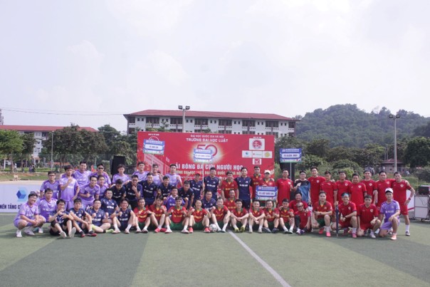 Các thế hệ giảng viên, cựu người học và sinh viên hội ngộ tại Giải bóng đá Cựu người học năm 2026.