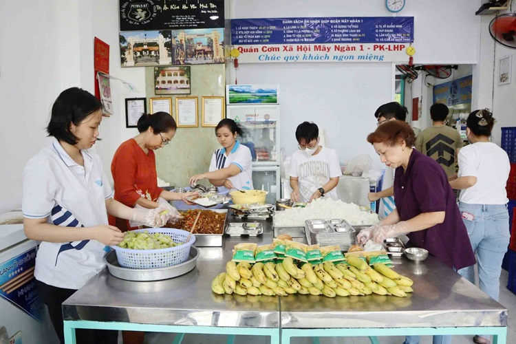 Kinh tế thị trường không làm cho tinh thần “Cho nhiêu cho” hoàn toàn mất đi. Ảnh: Internet
