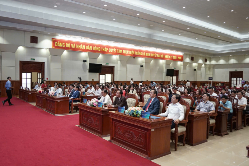 Các đại biểu tham dự diễn đàn