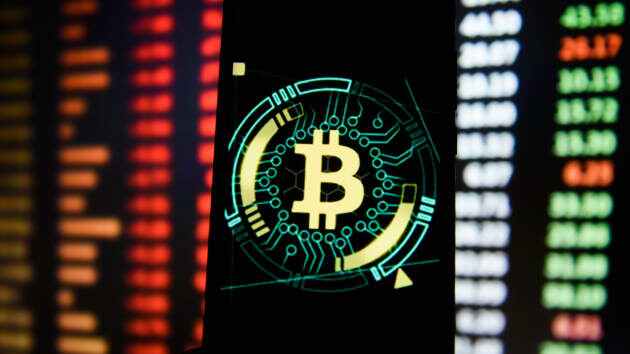 Mỹ bắt giữ 1 tỉ USD bitcoin trên Silk Road. Ảnh: CNBC