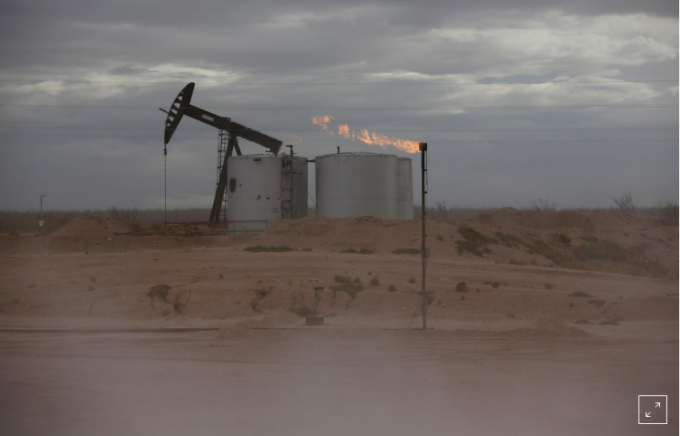 Giá dầu giảm khi tồn kho dầu thô tại Mỹ tăng. Ảnh: T.L