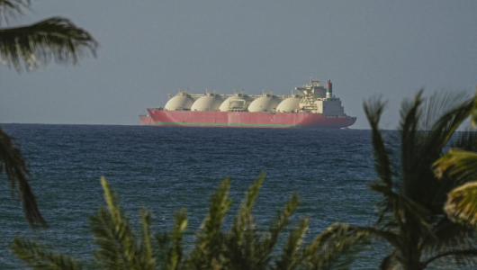 Mỹ phong tỏa Eo biển Hormuz: Dầu, phân bón và hệ lụy toàn cầu