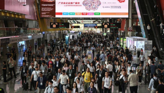 Trung Quốc tăng trưởng 5% nhờ đầu tư hạ tầng, bất chấp sức mua hộ gia đình suy yếu