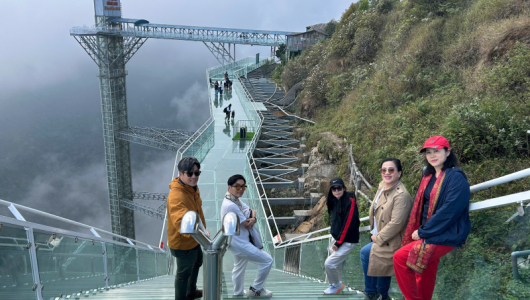 Du lịch dịp 30/4 đỡ ‘nóng’ khi giá xăng dầu giảm