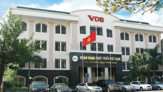 Những quỹ đất ‘vàng’ bỏ hoang và các khoản đầu tư kém hiệu quả tại các ngân hàng lớn