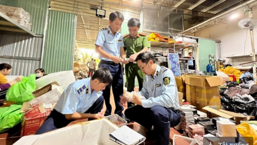 Cuộc dịch chuyển mặt trận chống hàng giả tại TP.HCM: Từ chợ truyền thống lên 'kho hàng online'